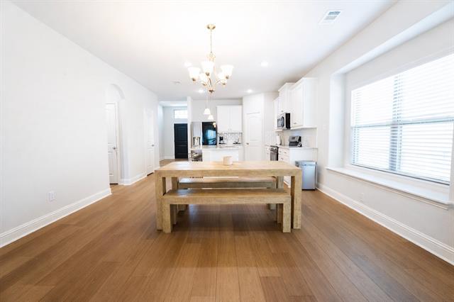 Photo - 310 Saltmeadow Ln