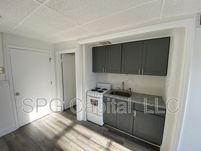 Photo - 5 Center Square Unit 37