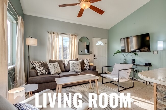 2137 S Vallejo St Unit 3
