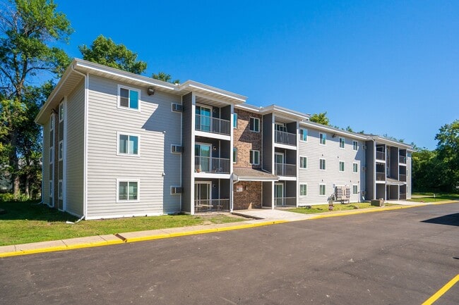 Photo - Coopers Court