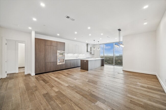 Building Photo - 1711 Allen Pkwy Unit 1803