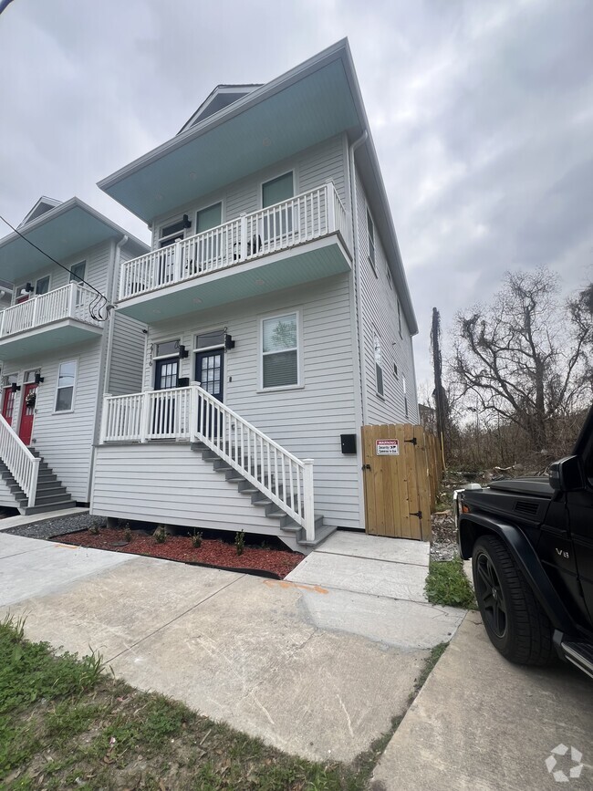 Building Photo - 2718 S Galvez St Rental