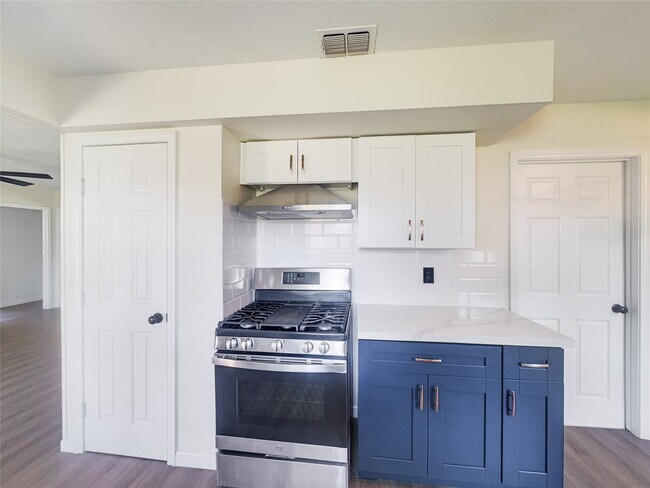 Photo - 5111 Seymour Dr