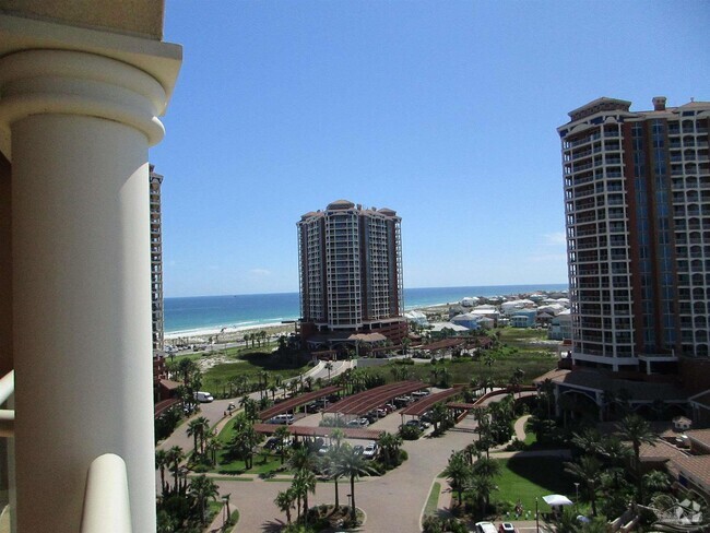 Building Photo - 2 Portofino Dr Rental