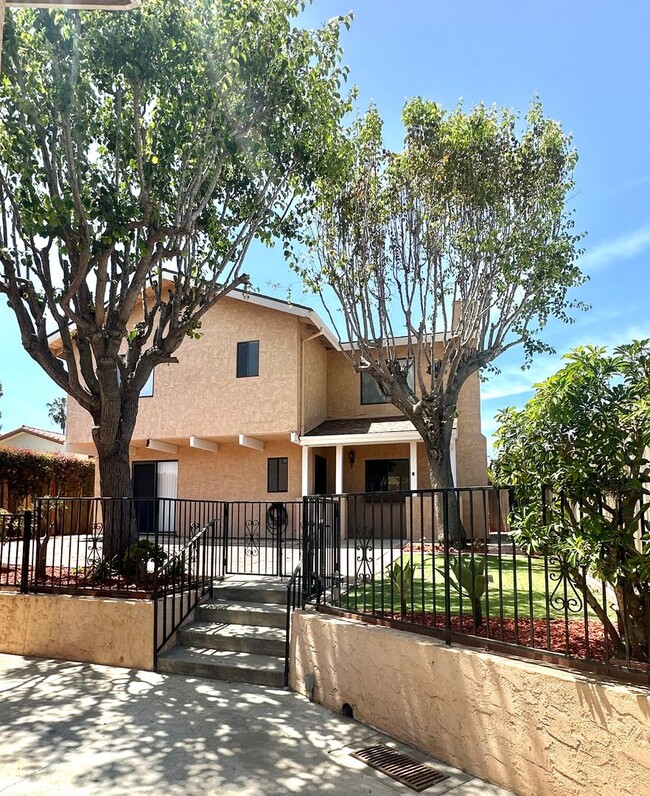 Haley Street - Haley Street Apartment Unit B