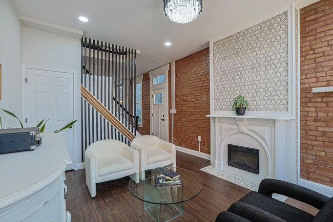 Photo - 916 Findlay St