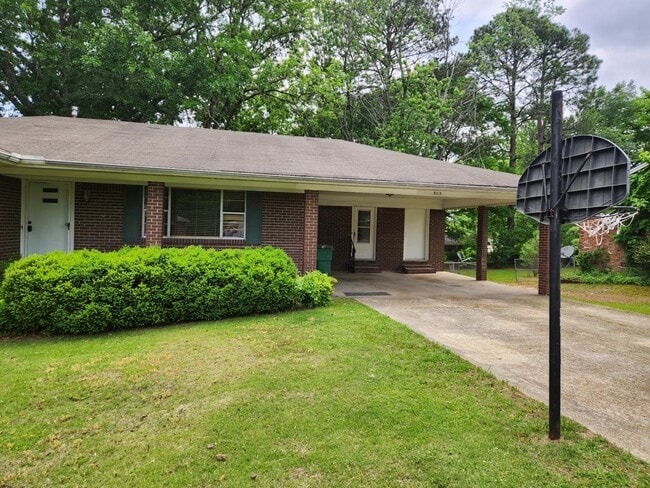 Building Photo - 803 Stewart Dr