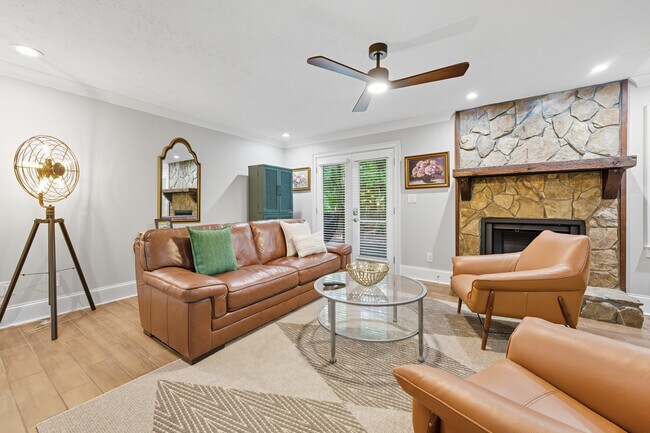 Photo - 4541 Coopers Creek Pl SE