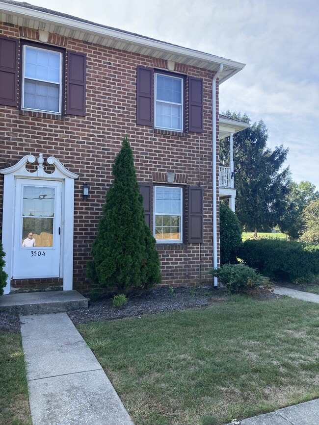 Building Photo - 3502 Scotland Rd