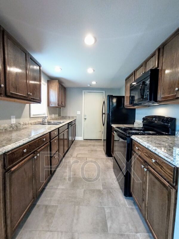 Photo - 1110 W 8th St Unit Apt A