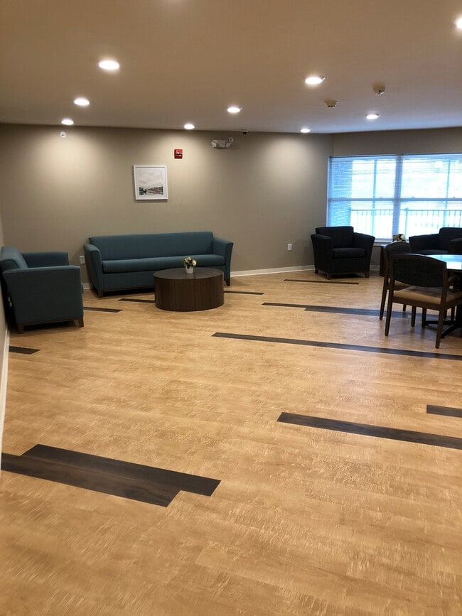 Photo - Washington Apartments