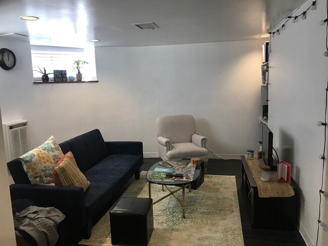 Photo - 111 Gainsborough St Unidad 001