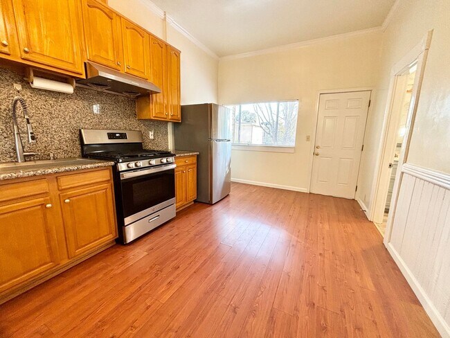 Photo - Adorable and Historic Home in West Alameda