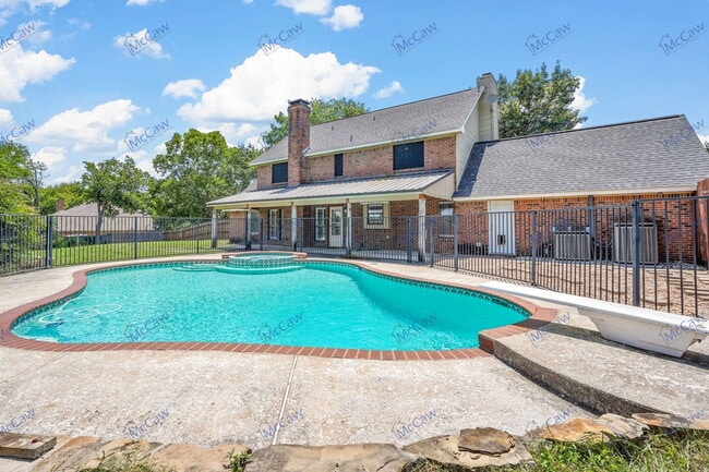 Photo - 606 Oak Ridge Dr