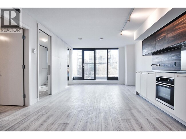 Photo - 1133 Hornby St