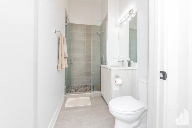 Photo - 2322 N Clark St