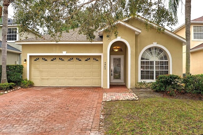 Building Photo - Beautiful 3 bed/2 bath home in Hunter's Cr...
