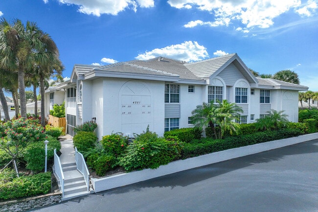 Photo - 4251 Lake Forest Dr
