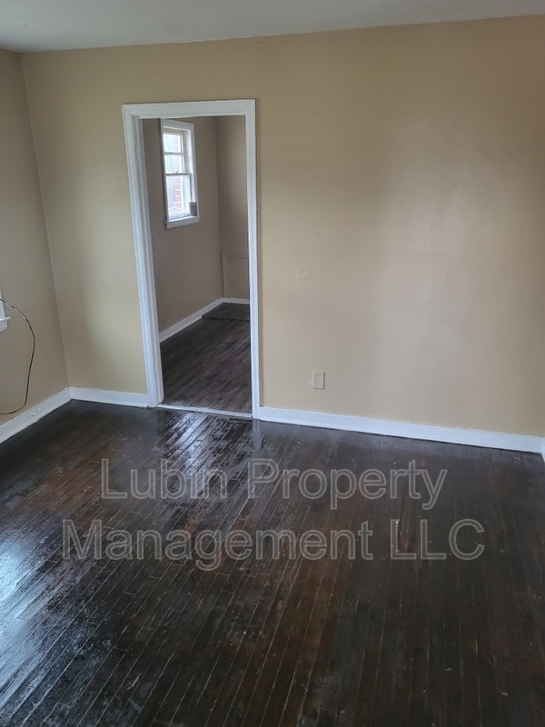 Photo - 2219 Clayton Ave