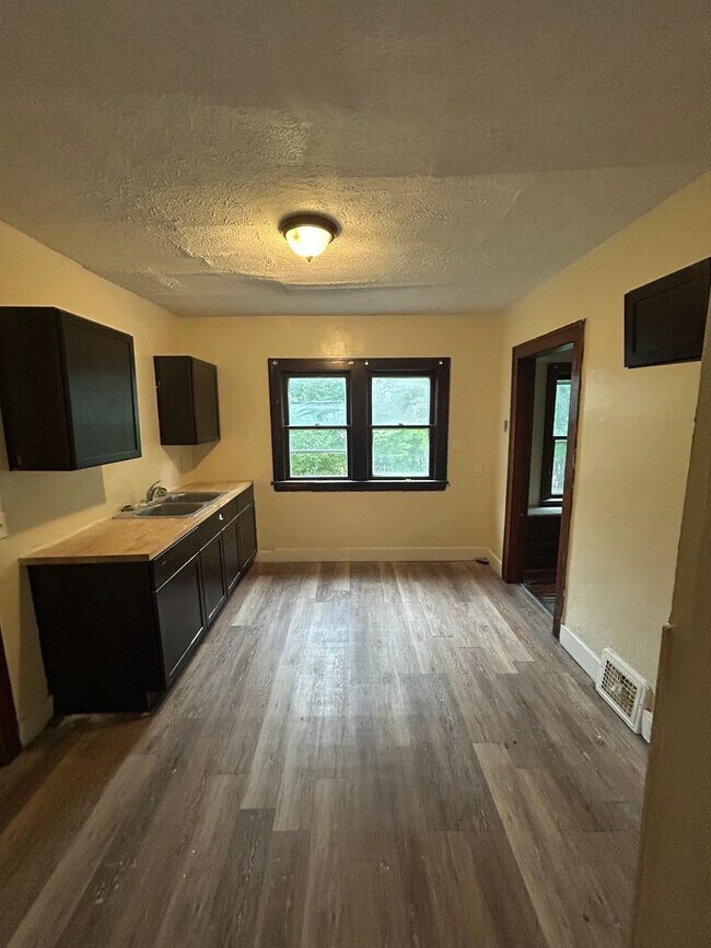 Photo - 13513 Benwood Ave Unit 13513 Benwood Ave #1