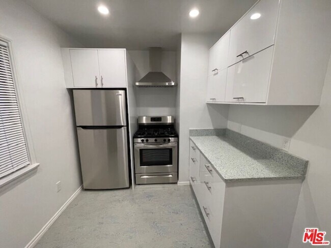 Photo - 45 Thornton Ave