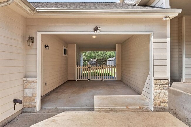 Photo - 1002 Castile Rd