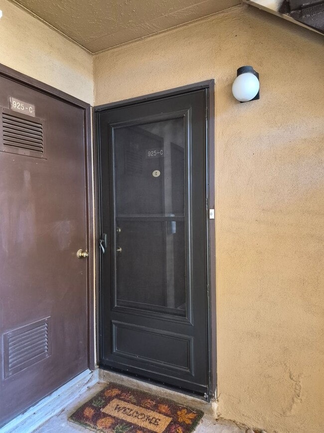 Building Photo - AFFORDABLE!!!