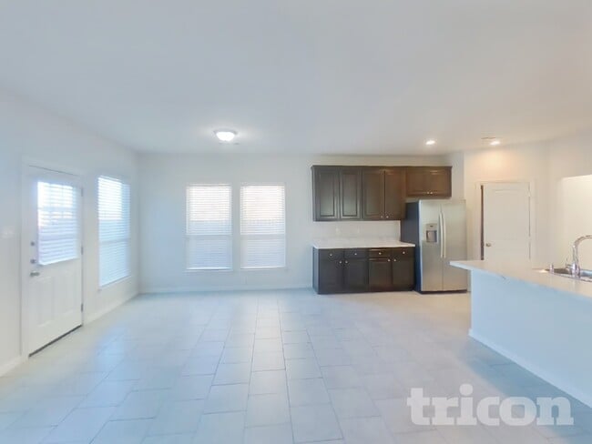 Photo - 332 Marble Creek Dr