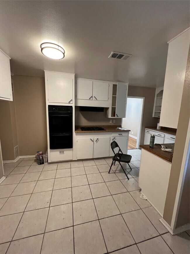 Photo - 5319 Cortelyou Ln