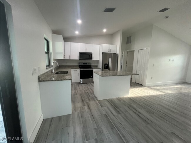 Photo - 609 NW 37th Ave
