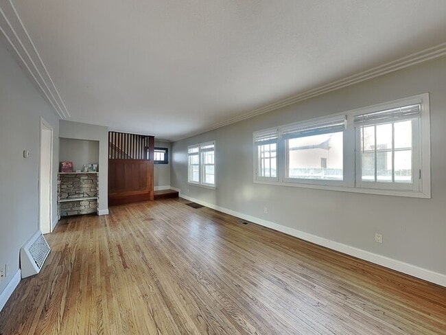 Photo - 3610 Oakdale Ave N