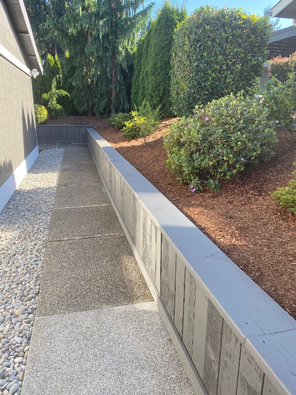 Photo - 844 Phoenix St NE