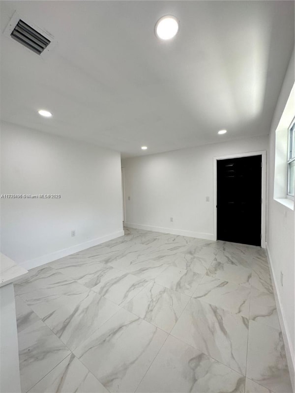 Building Photo - 1445 NW 34th St Rental