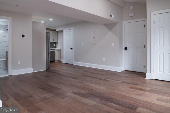 Building Photo - 1 E Montgomery St