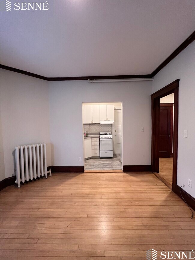 Photo - 5 Linnaean St