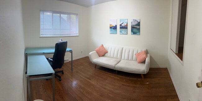 Second bedroom, space for queen size bed and large closet - 1570 Tamarac St Unit 1570 A