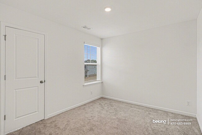 Photo - 2468 Lennox Rd SE