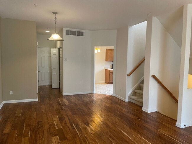 Photo - Spacious 3 Bed, 2.5 Bath Townhome in Rigde...