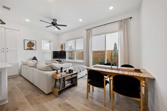 Photo - 5702 Breland St