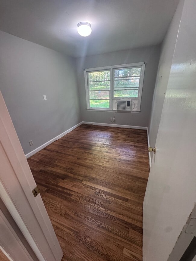 Photo - 412 Beechwood Cir