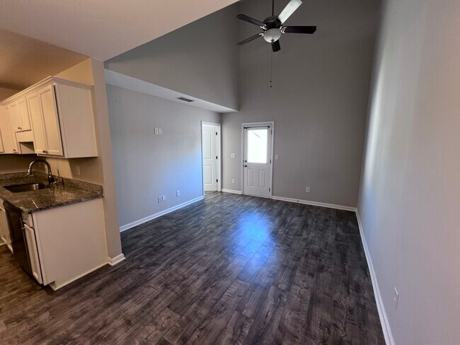 Photo - 3250 Clemons Cir