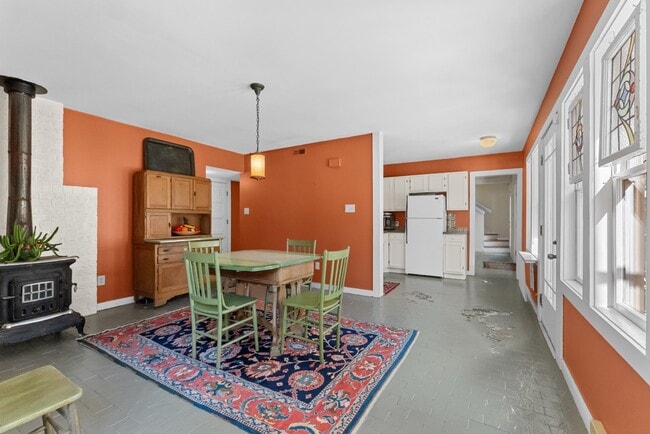 Photo - 303 Henderson St