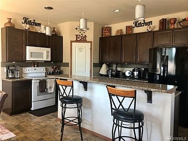 Photo - 469 NE Nantucket St