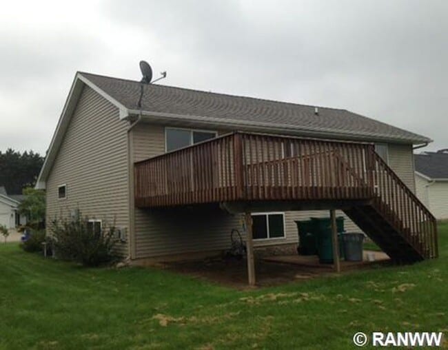 Photo - 4BR/2ba Tri-Level Home in Private West Side Neighborhood Near Sherman School