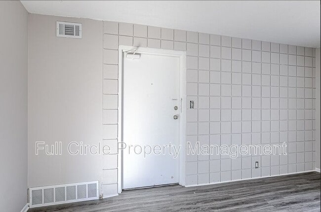 Photo - 349 S 26th St