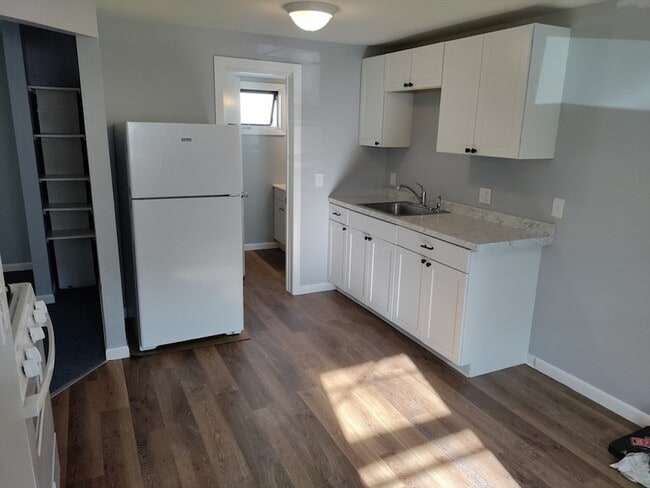 Photo - 164 Elm St Unit 2
