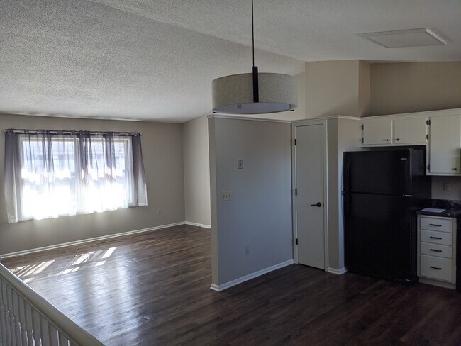 Photo - 2105 49 1/2 Ln NW