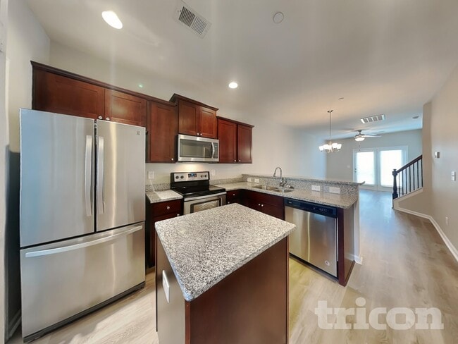 Photo - 302 Woodfern Ct