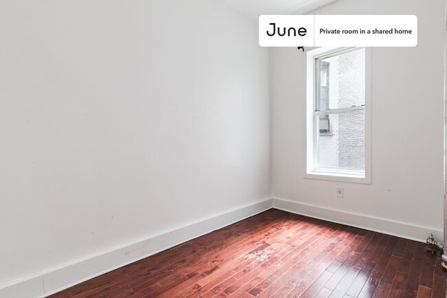 Room in Shared 3 bed/1 bath home in Central Harlem