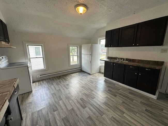 Photo - 1065 Caulfield Ave SW Unit Apt 2